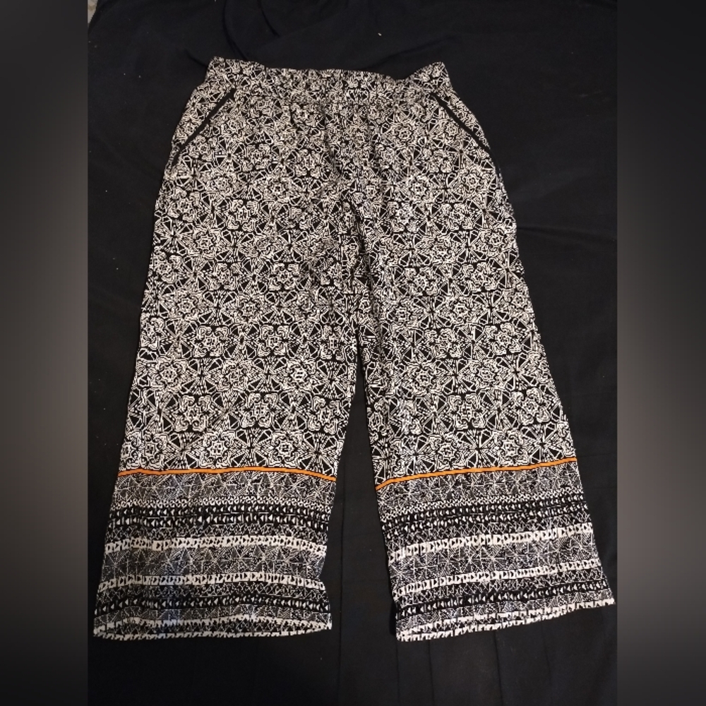 HEI HEI Anthropologie Cropped Pants Boho Print Size XSP Front and Back Pockets